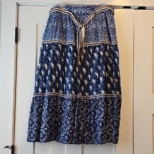 NWOT Zara Navy and White Patterned A-Line Skirt - XL